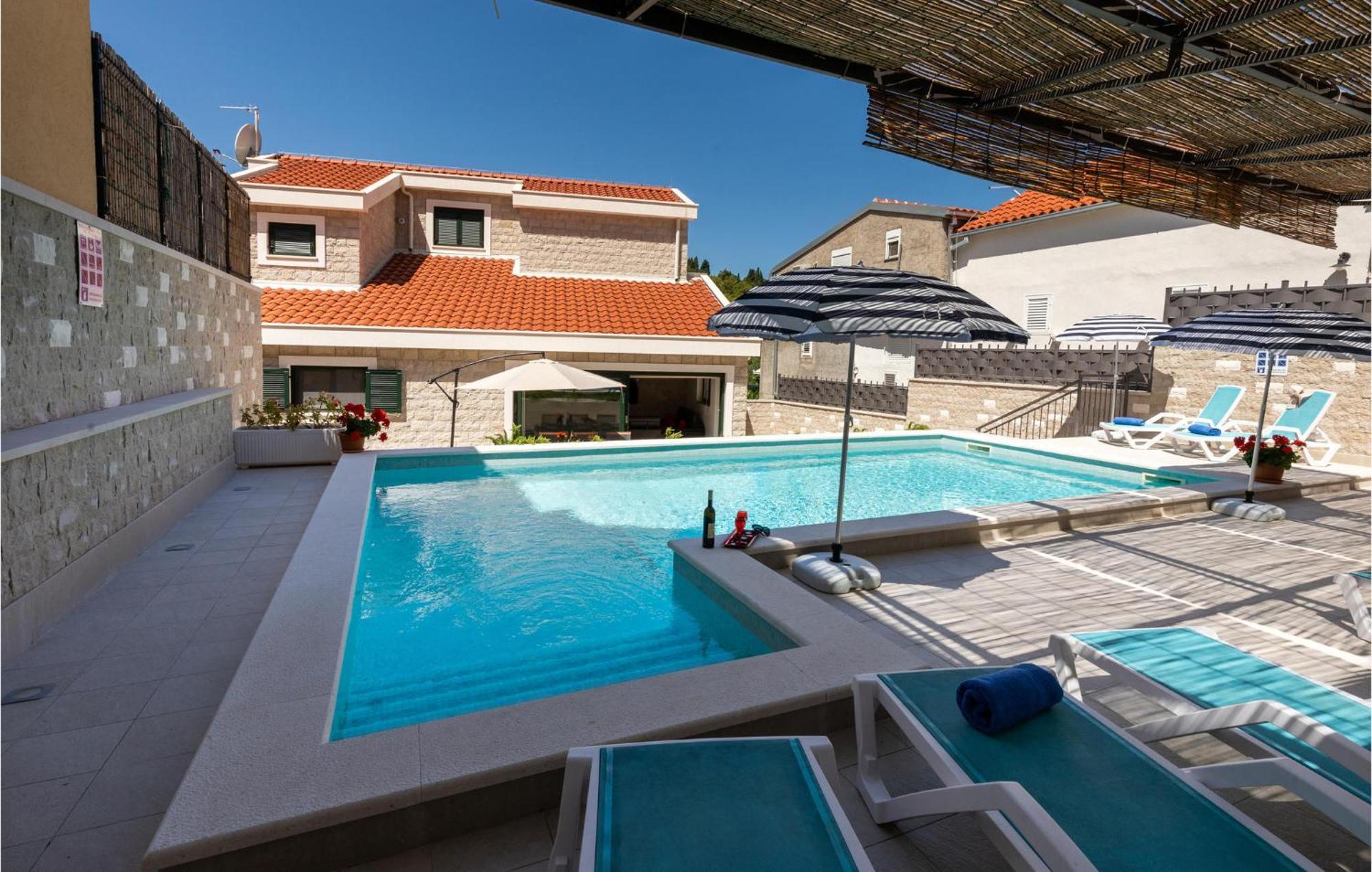 Lovely Home In Klek With House A Panoramic View Exterior foto